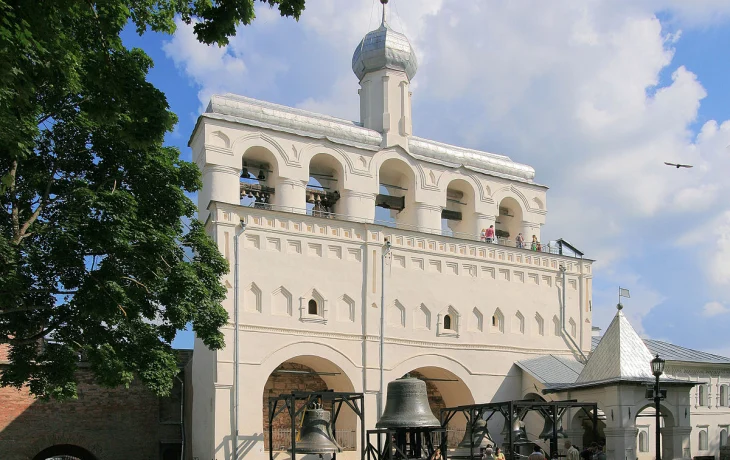 Звонница Софийского собора в Новгороде Звонница Софийского собора в Новгороде