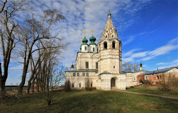Троице-Гледенский монастырь: история и архитектура Троице-Гледенский монастырь: история и архитектура